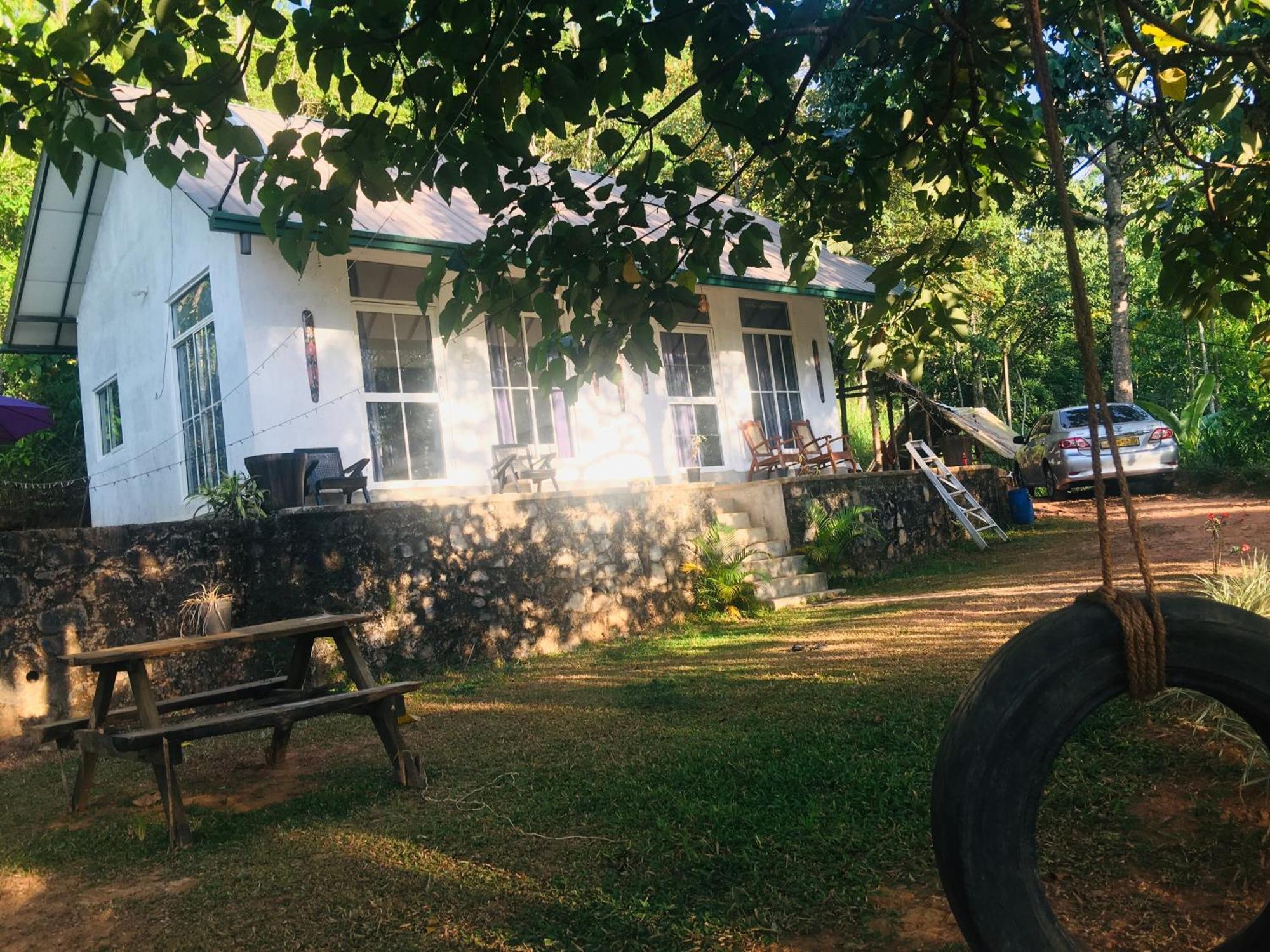 Little Wood Villa And Retreats Doluwa Kandy Buitenkant foto
